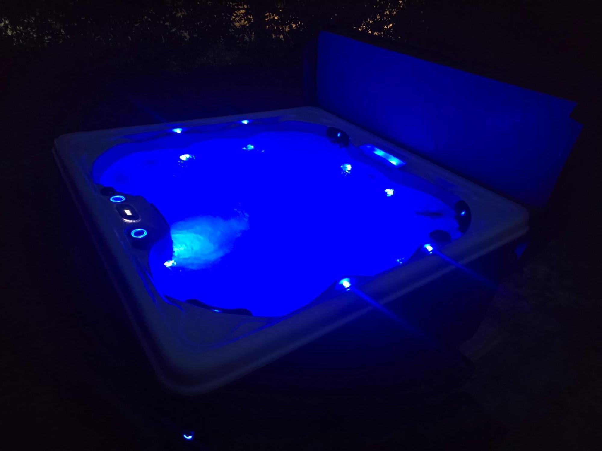 Chill Retreat, Hot Tub, Large Private Yard Villa Wilmington Luaran gambar