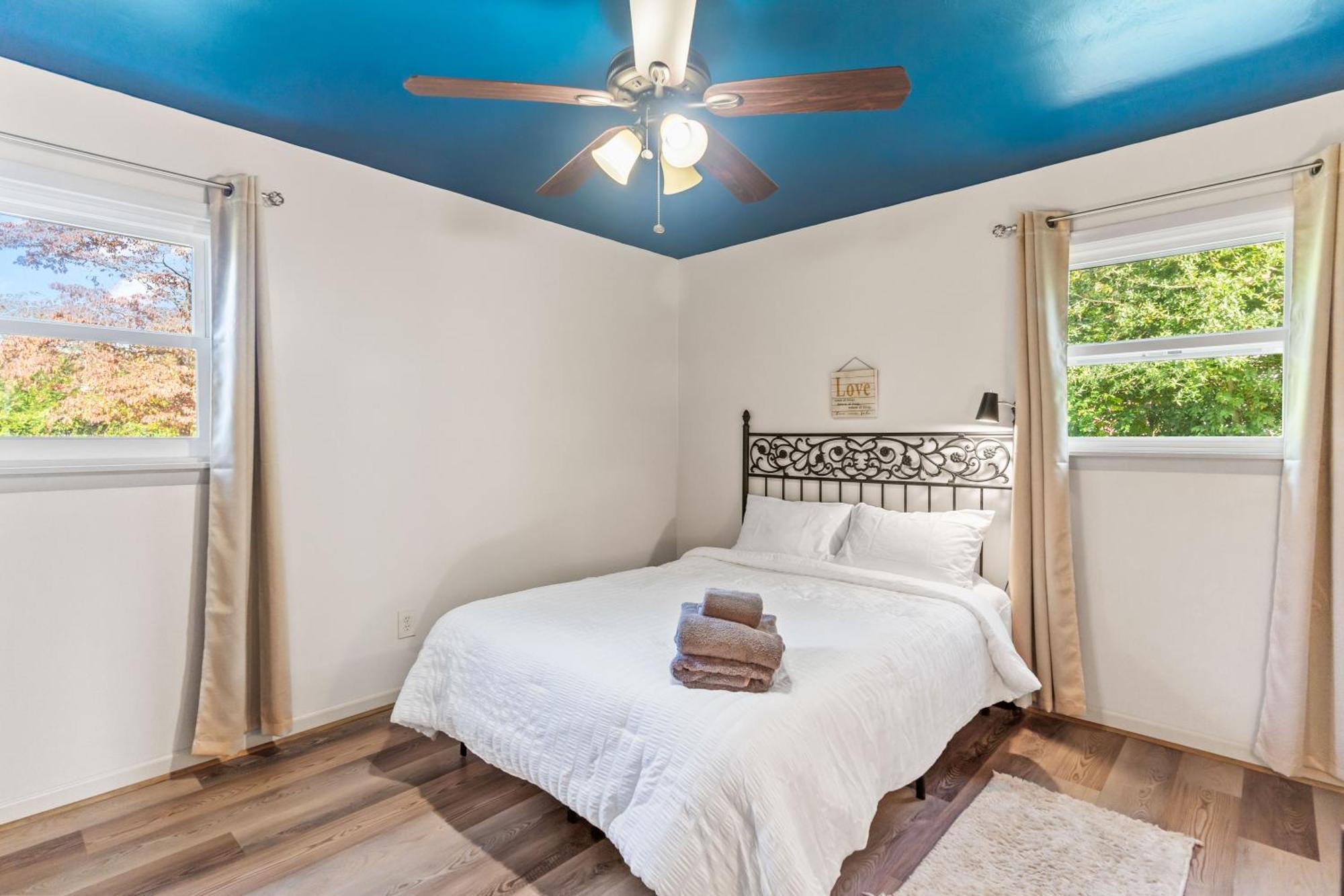 Chill Retreat, Hot Tub, Large Private Yard Villa Wilmington Luaran gambar