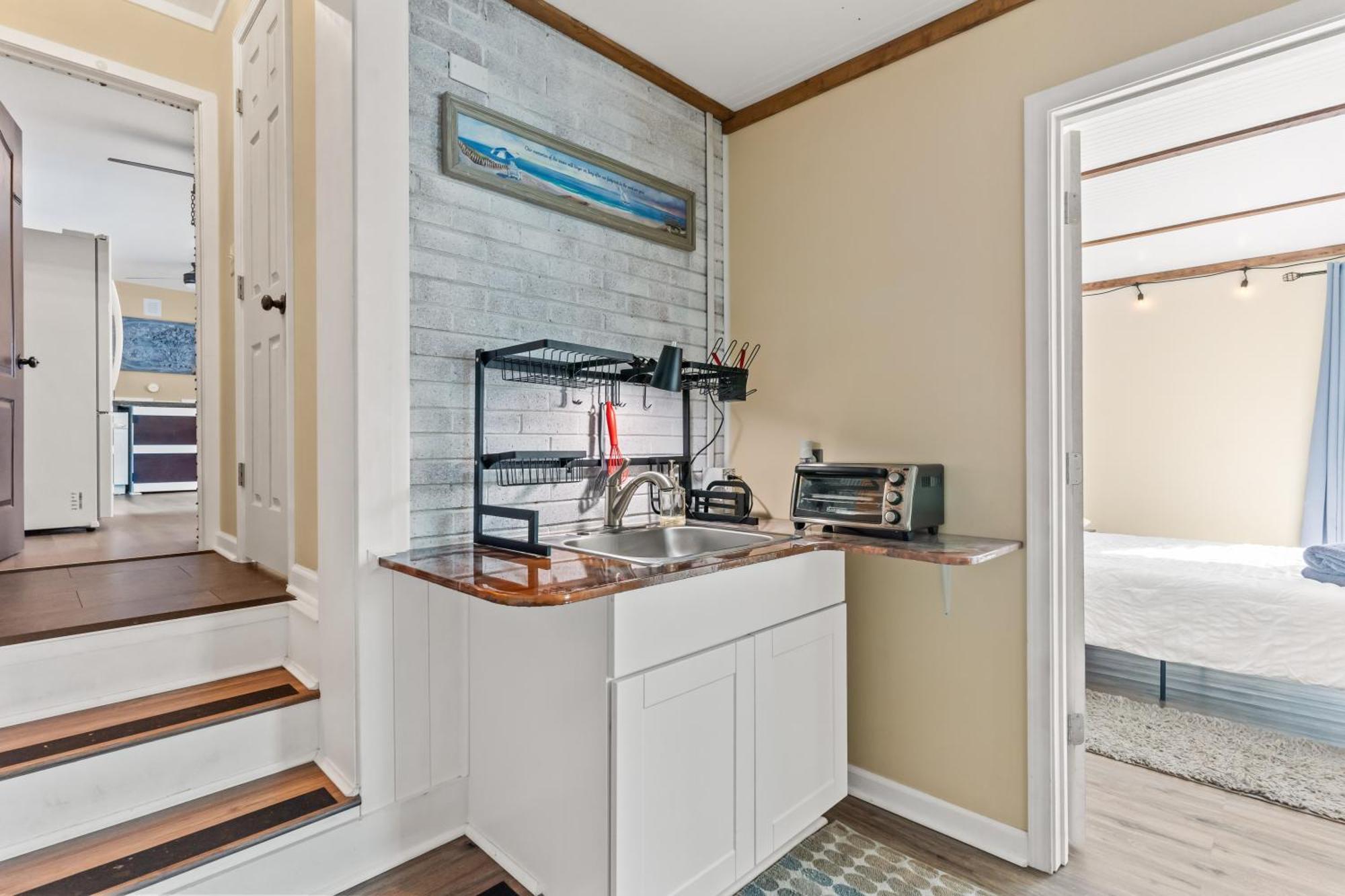 Chill Retreat, Hot Tub, Large Private Yard Villa Wilmington Luaran gambar