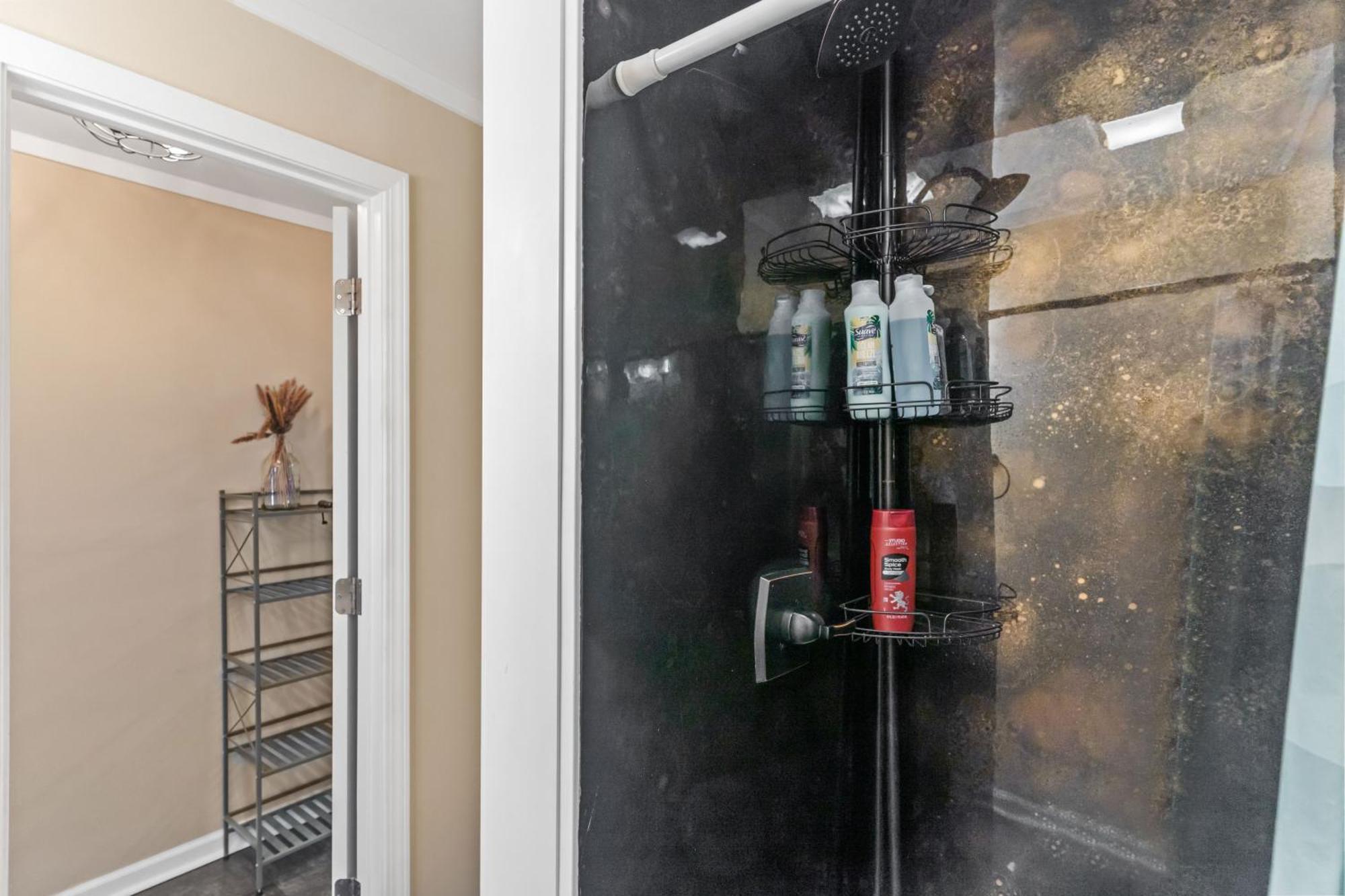 Chill Retreat, Hot Tub, Large Private Yard Villa Wilmington Luaran gambar