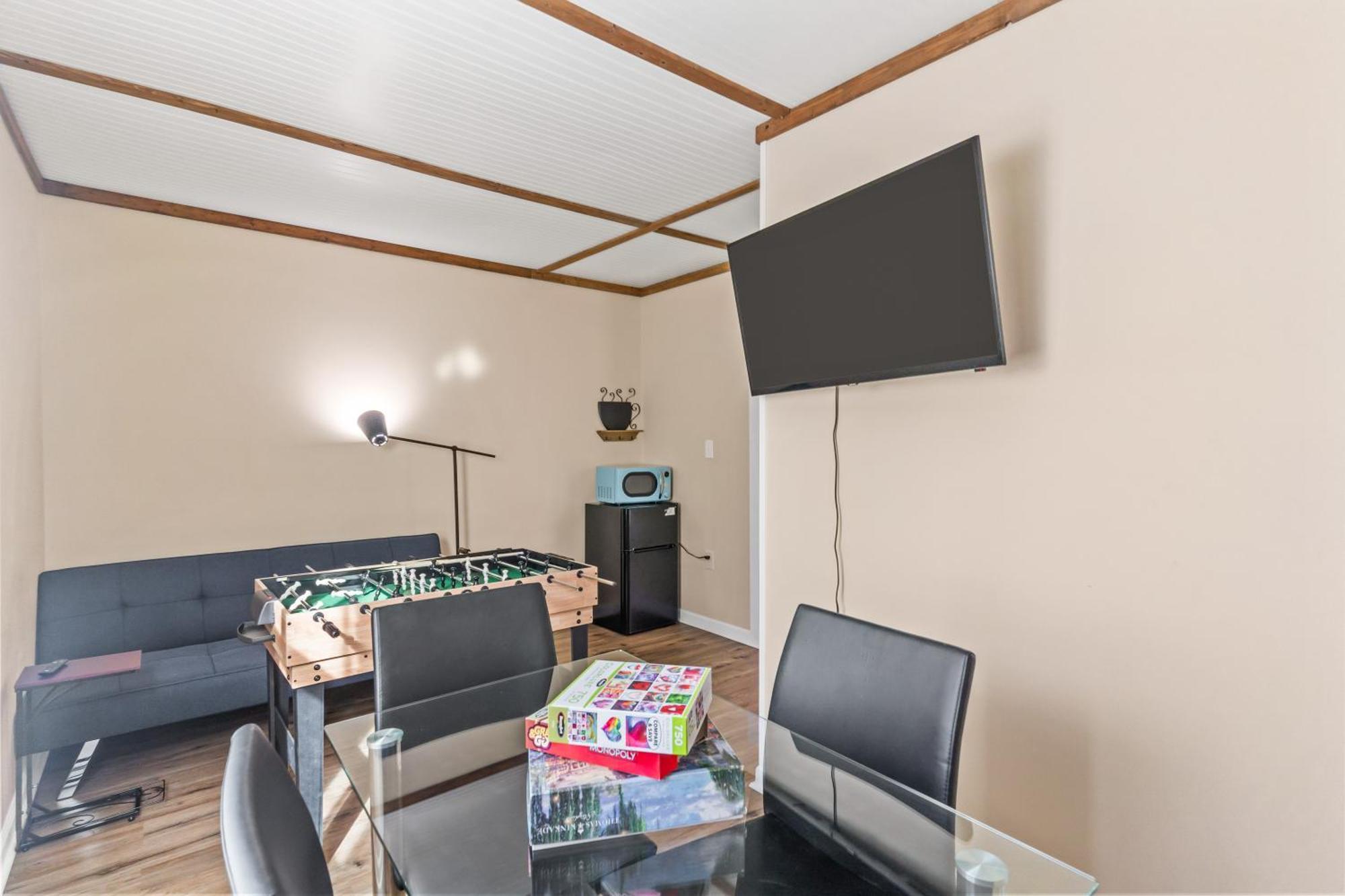 Chill Retreat, Hot Tub, Large Private Yard Villa Wilmington Luaran gambar